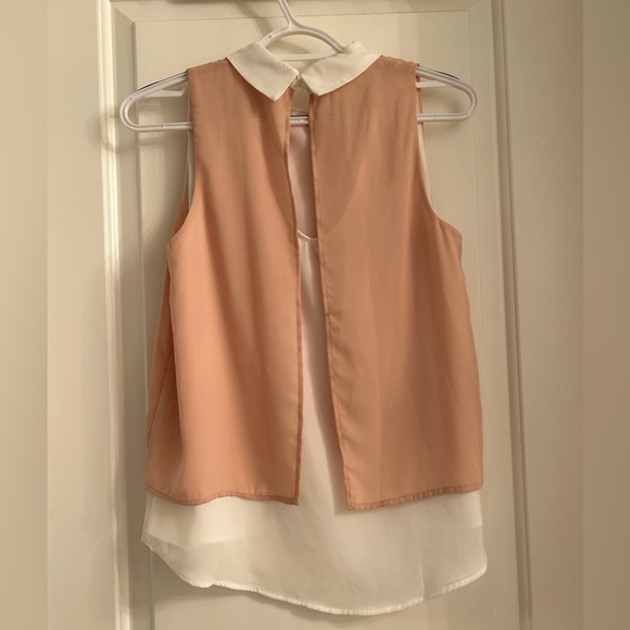 Collared Sleeveless Blouse - Picture 2 of 3